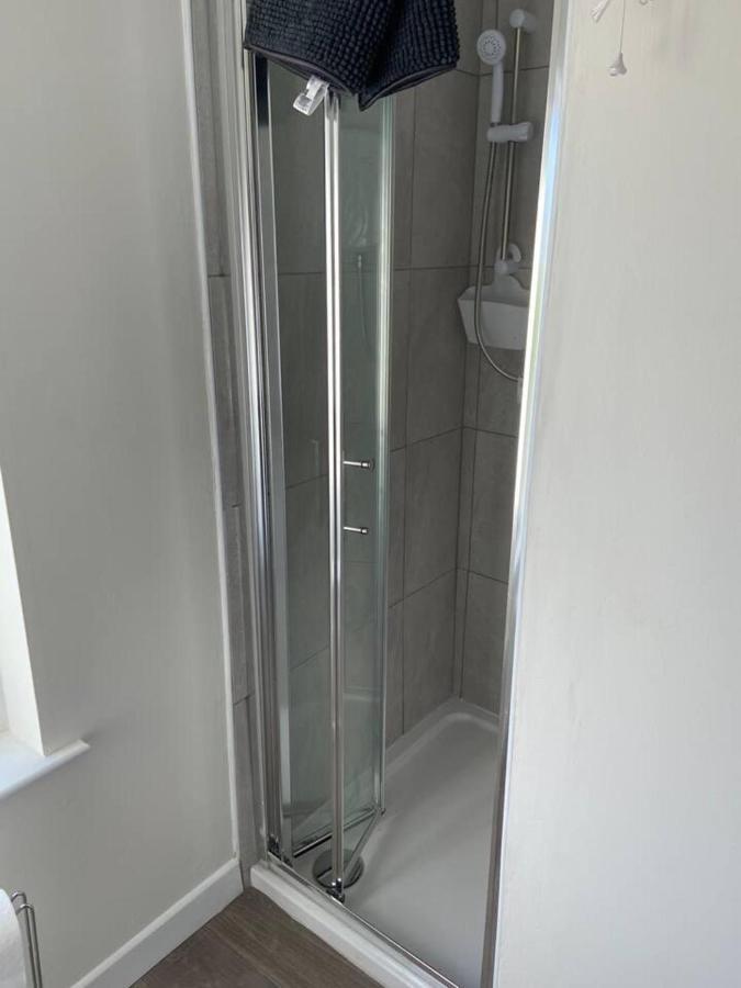 Town House In Ideal Location Central إيننيسكيلن المظهر الخارجي الصورة