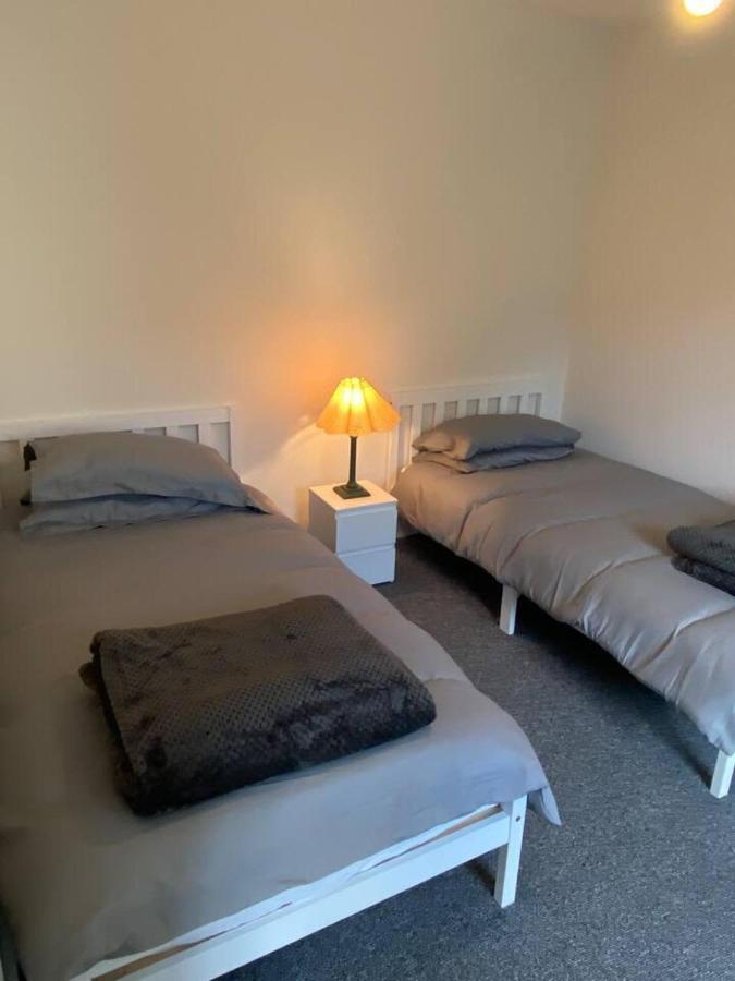 Town House In Ideal Location Central إيننيسكيلن المظهر الخارجي الصورة